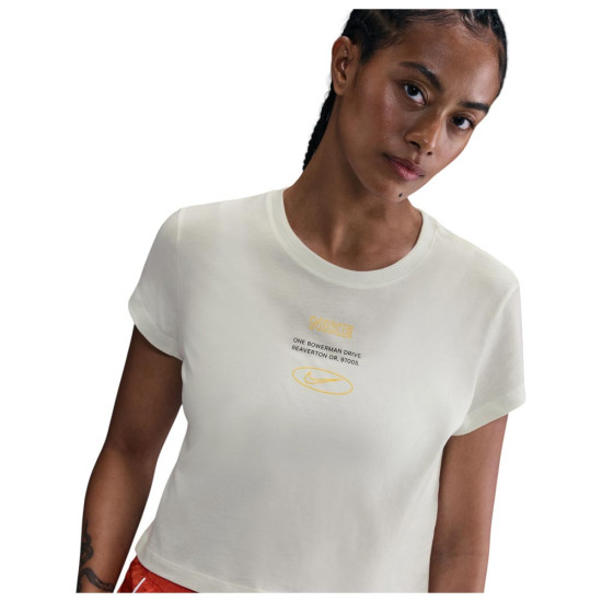 Nike Γυναικεία κοντομάνικη μπλούζα Sportswear Classics+ SPD Tee Nike Γυναικεία κοντομάνικη μπλούζα Sportswear Classics+ SPD Tee
